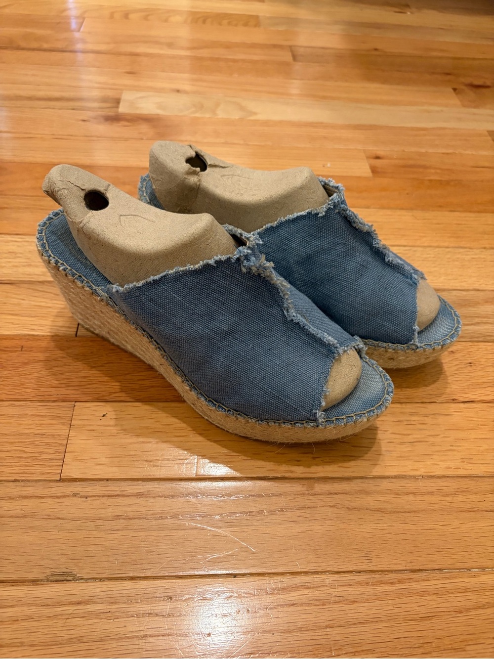 EUC Toni Pons Lugano Denim Blue Frayed Open-Toe Wedge Sandals - Women EU40